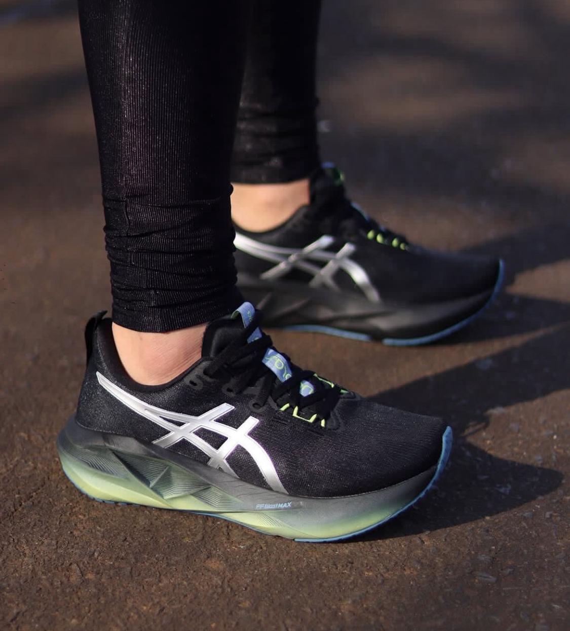 A6 - Novablast 5 - black/ silver