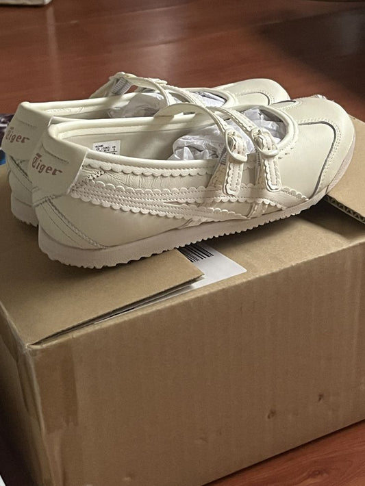 TGR Onits Patou - White White
