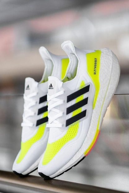 A UItraboost 21 - whitegreen