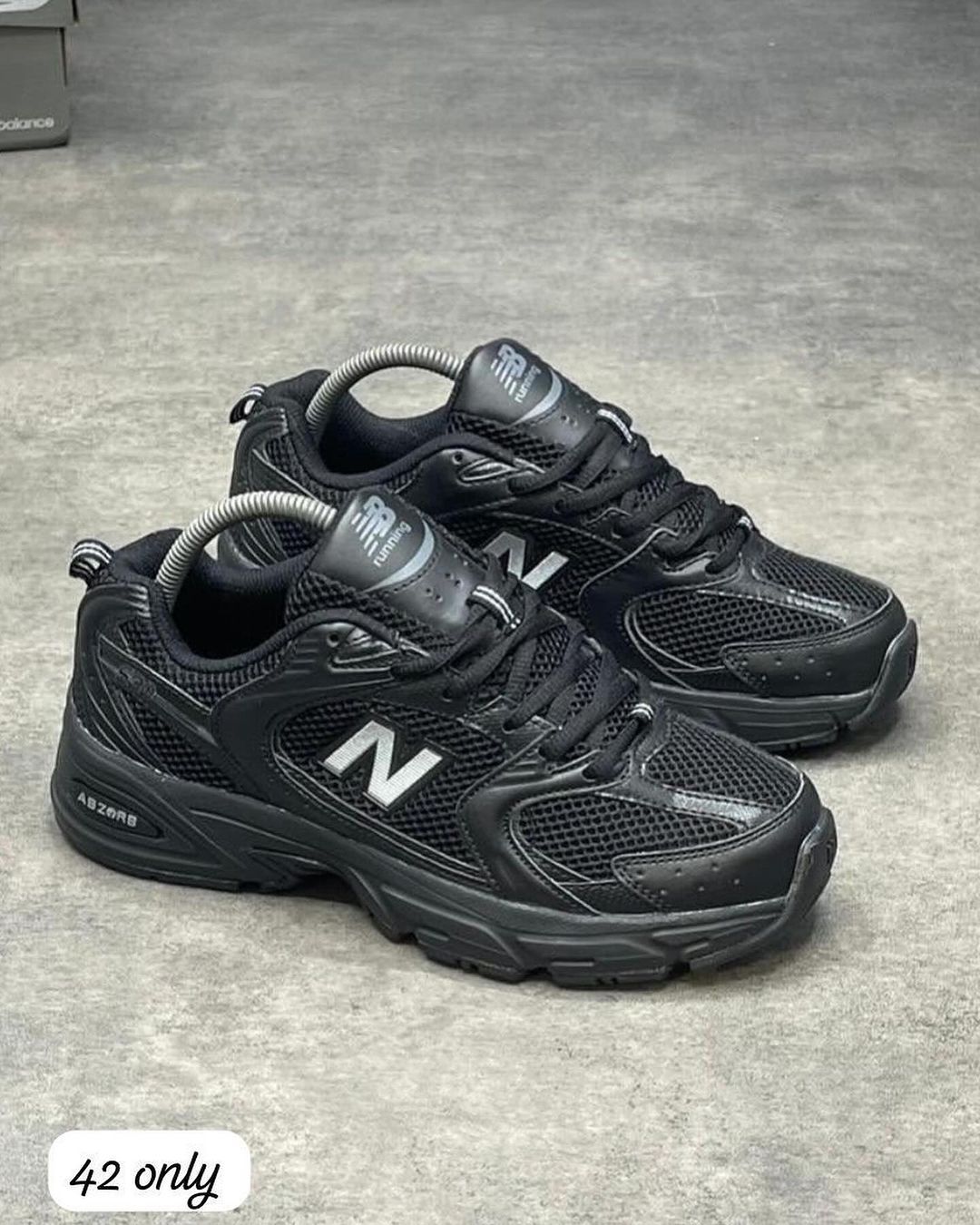 NB 530 -  Full Black