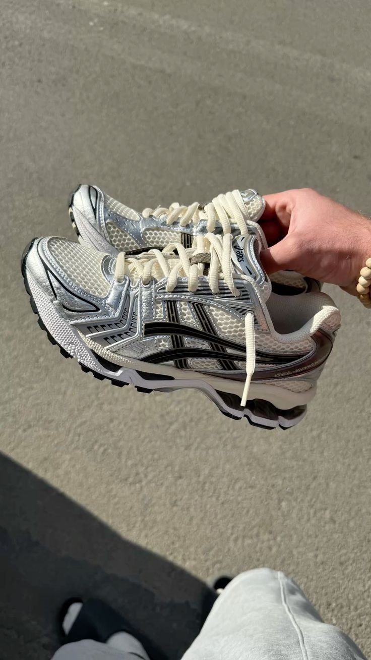 A6 Kayano 14 - Cream black