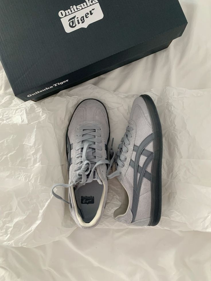 TGR Onits Tokuten - Grey