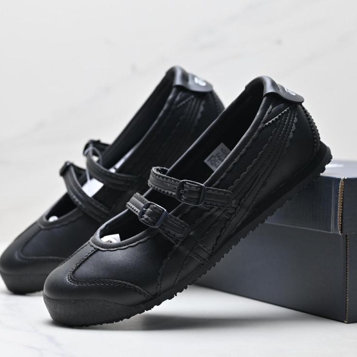 TGR Onits Patou - Black Black